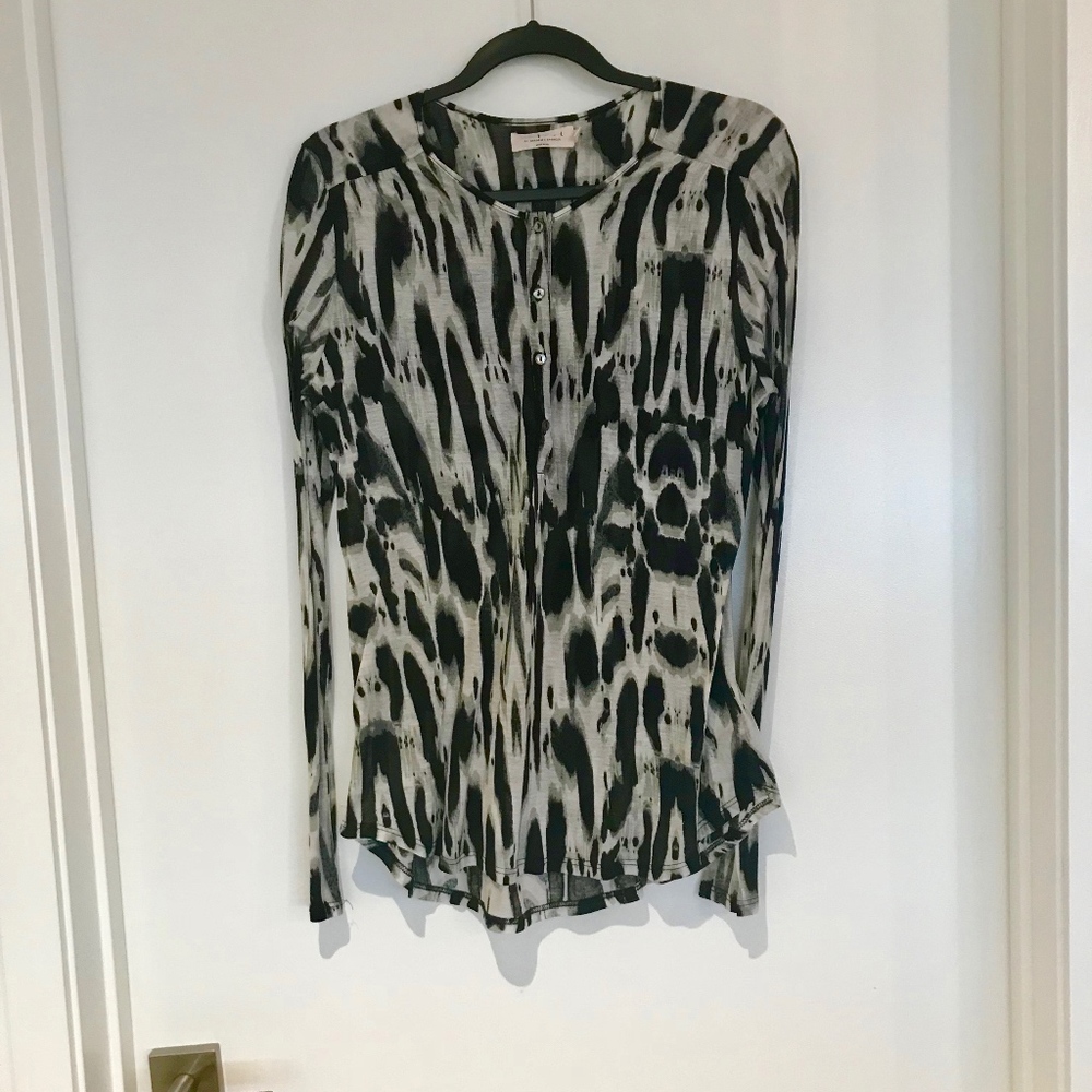 Velvet by Graham & Spencer Animal Print Top size M